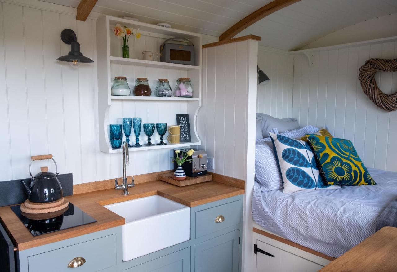 Luxury Shepherd'S Hut On Flower Farm With Outdoor Bath In Mid Cornwall 特鲁罗 外观 照片