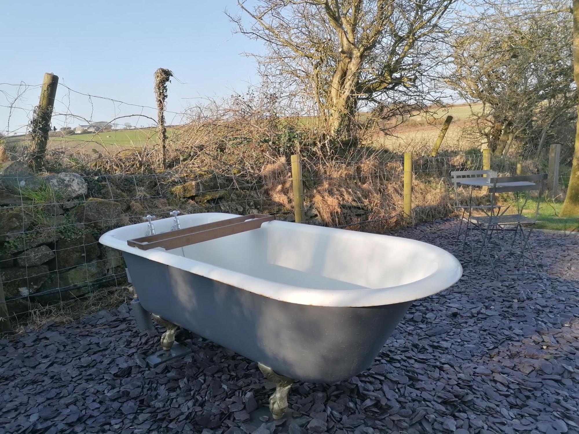 Luxury Shepherd'S Hut On Flower Farm With Outdoor Bath In Mid Cornwall 特鲁罗 外观 照片